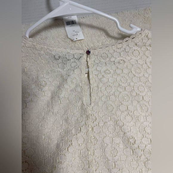 Minimalist Workwear Floral Banana Republic Cream Relaxed Boxy Blouse - Picture 7 of 7